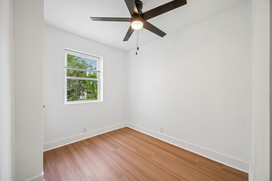 Building Photo - 2125 N Marston St