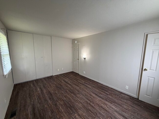Building Photo - 1612 Crestview-