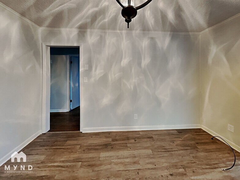 Building Photo - 10724 Arlington Church Rd