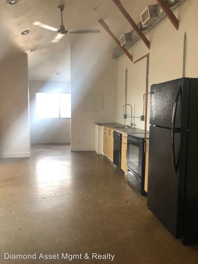 Building Photo - 1810 N 16th St