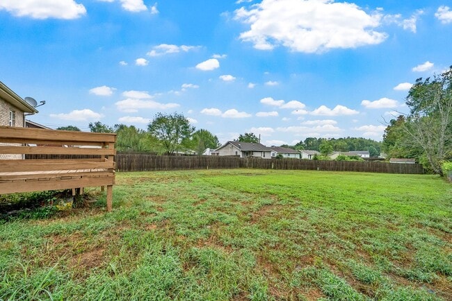 Building Photo - 1 Bedroom Pet Friendly Home For Rent Near Dover Crossing!