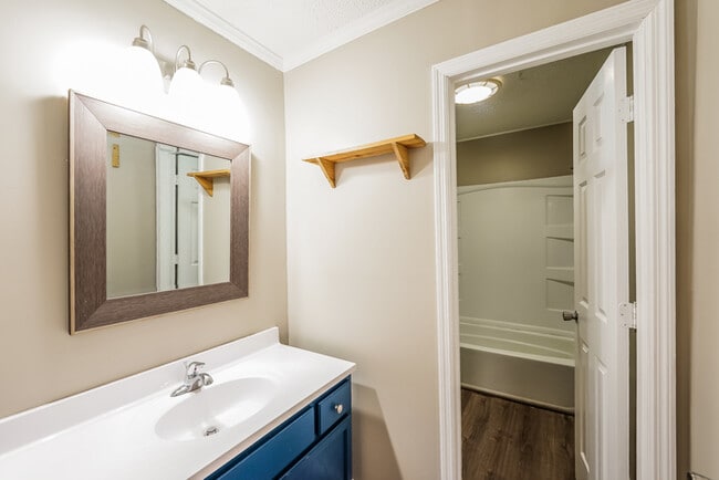 Building Photo - 2428 Briarcliff Dr