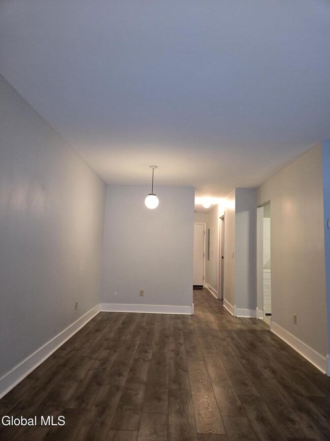 Building Photo - 93 Ridgewood Terrace