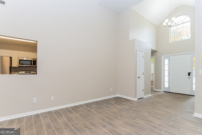 Building Photo - 330 Fallview Dr