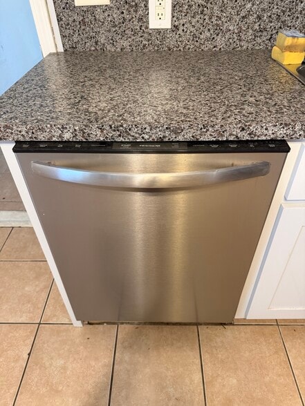 Dishwasher - 2114 Hayes St