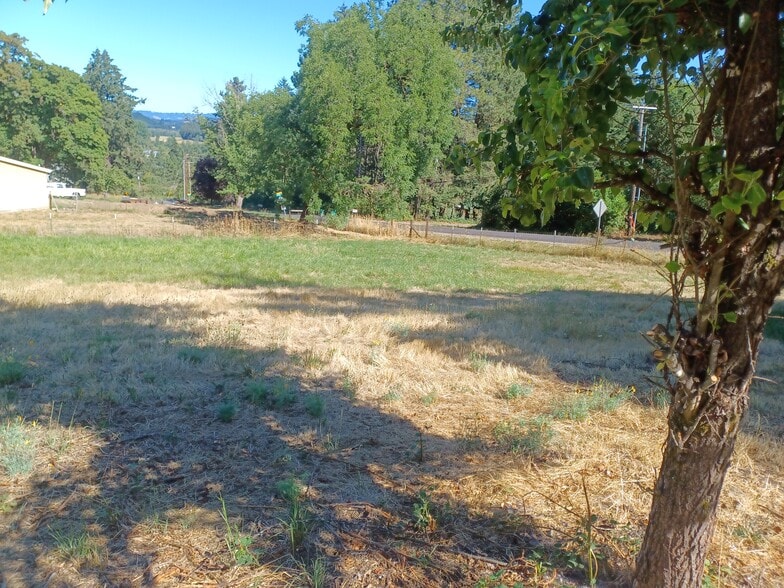 Building Photo - 55881 SW Cherry Grove Dr