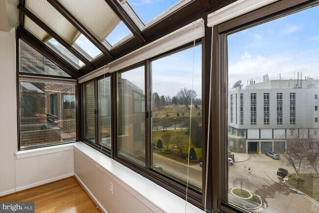 Building Photo - 2111 Wisconsin Ave NW