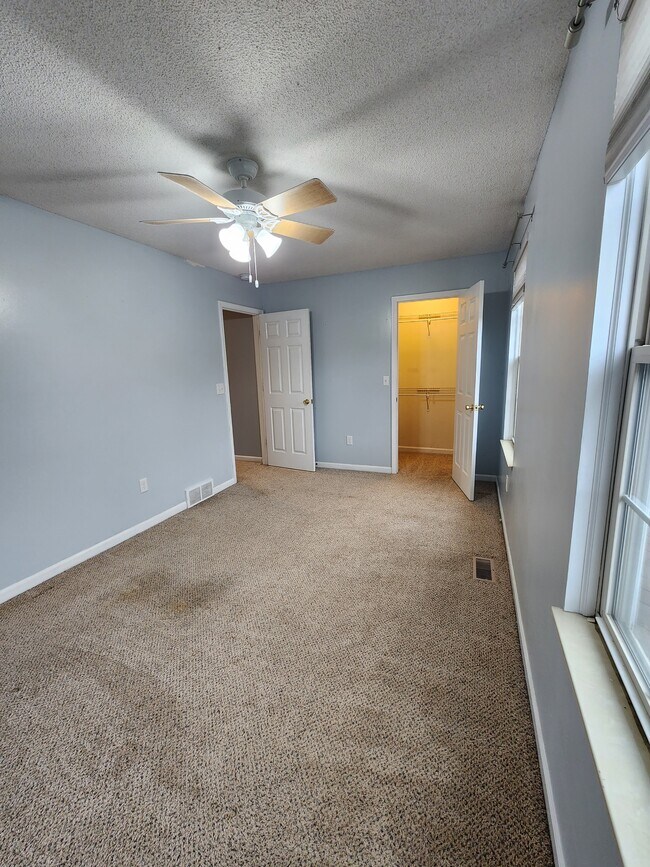 Bedroom 2 - 1408 Whispering Woods Ave