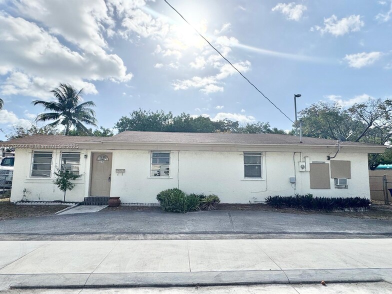 Primary Photo - 106 NE 2nd Ave