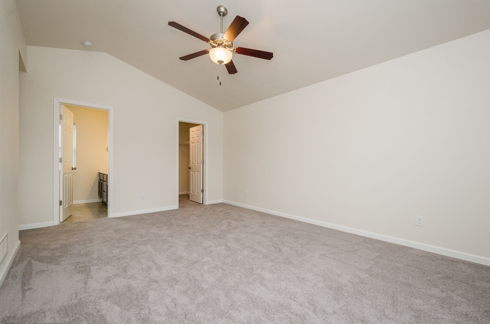 Building Photo - 1139 Lily Ln