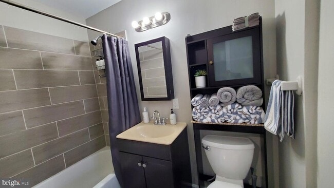 Building Photo - 244 S Exeter St