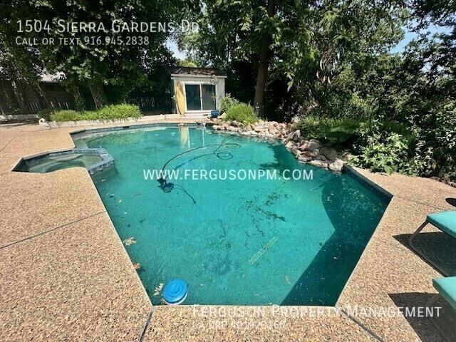 Building Photo - 1504 Sierra Gardens Dr