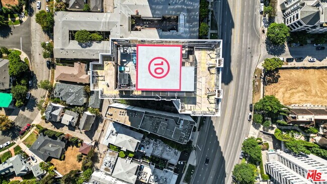 Building Photo - 10350 Wilshire Blvd