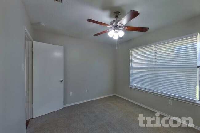 Building Photo - 3521 Kirby Creek Dr