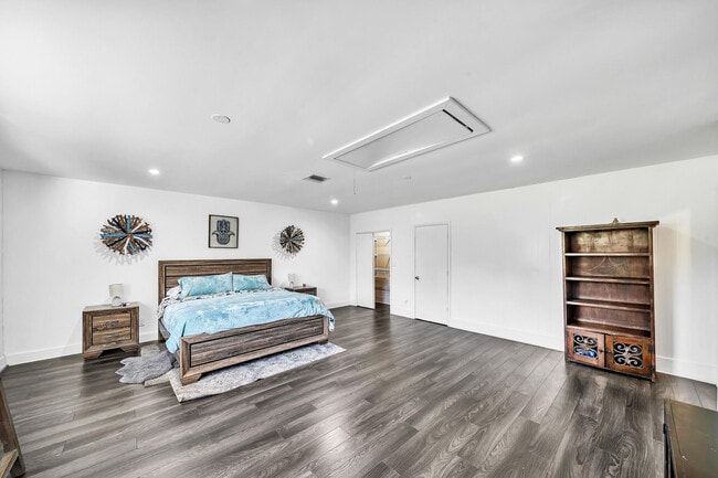 Building Photo - 10962 57th Pl S