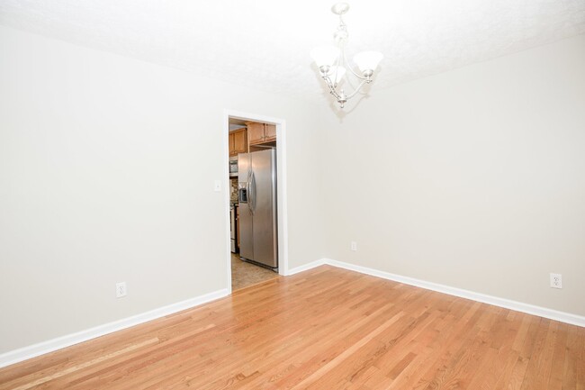 Building Photo - "Charming 4-Bedroom Home with Granite Coun...