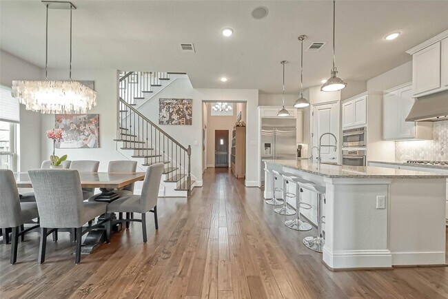 Building Photo - 13306 Stoneleigh Terrace Dr