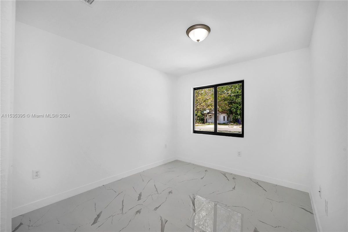 Building Photo - 22300 SW 117th Ave