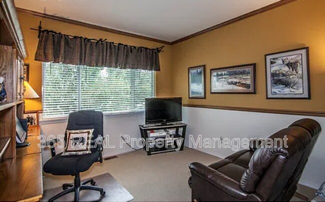 Building Photo - 3371 New Castle Dr