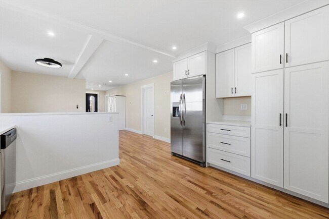 Building Photo - 20 Beacon St