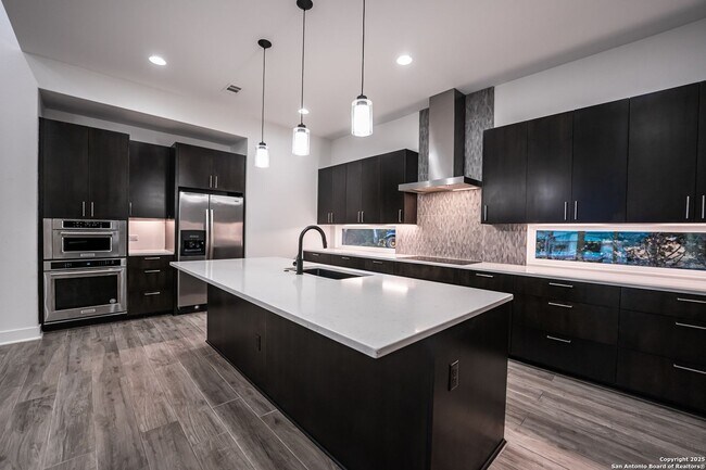 Building Photo - Modern Masterpiece in Canyon Lake
