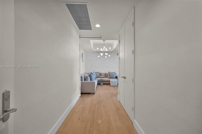 Building Photo - 15901 Collins Ave