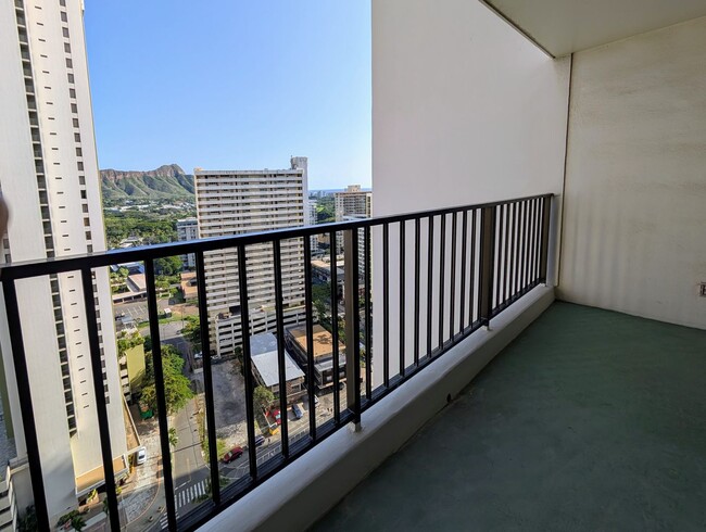 Building Photo - WAIKIKI BANYAN ALL UTILITIES INCLD 1BD/1BA...