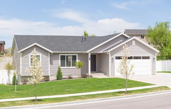 Building Photo - 575 Canyon Rim Rd