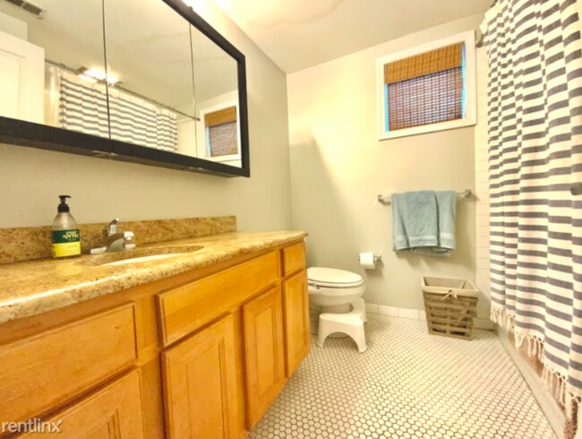 Building Photo - 900 N 3rd St