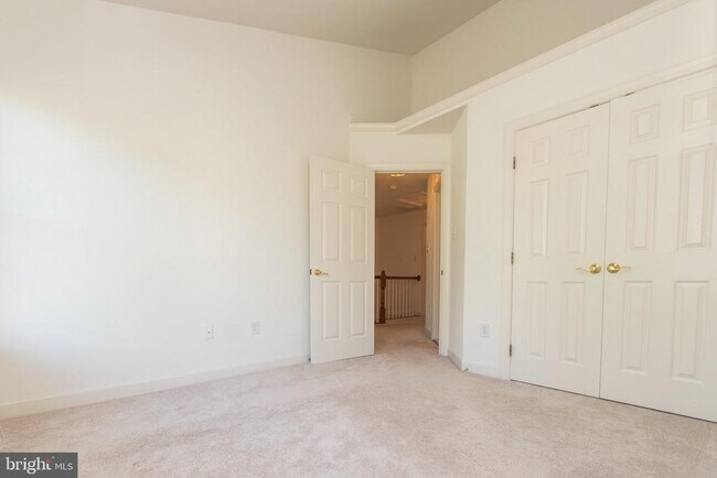 Building Photo - 22 Calabash Ct