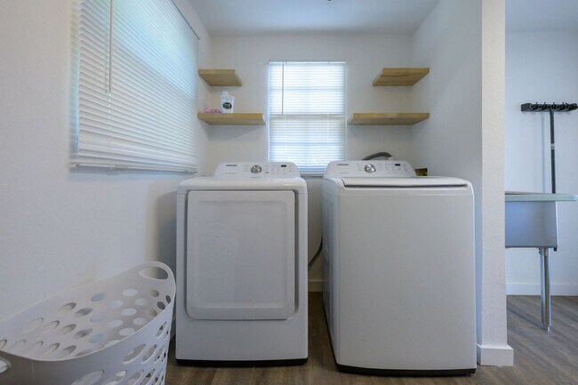 Building Photo - 2229 Alice Rd