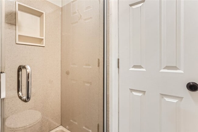 Building Photo - Charming 3 Bedroom 2 Bath Townhome In Aurora!