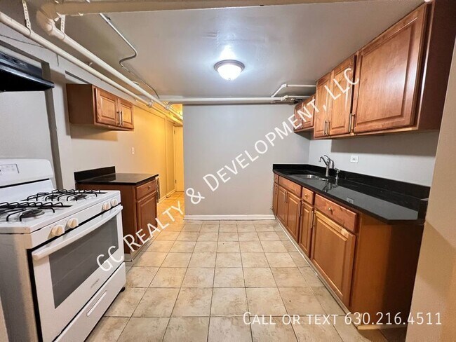 Building Photo - 1732 W Wallen Ave