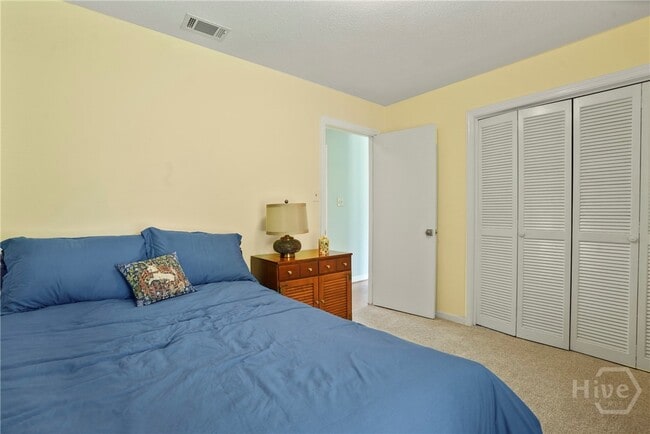 Building Photo - 204 Pine Grove Dr