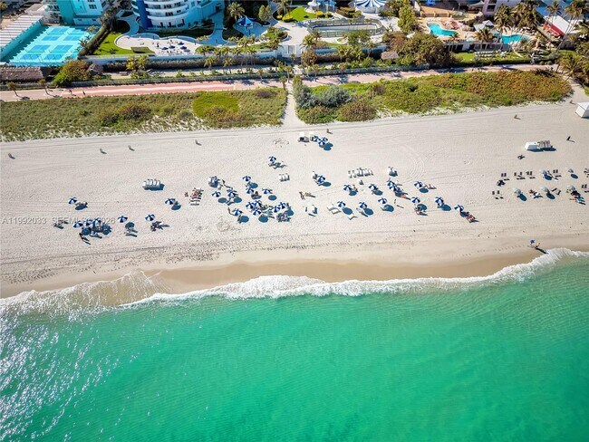 Building Photo - 5161 Collins Ave