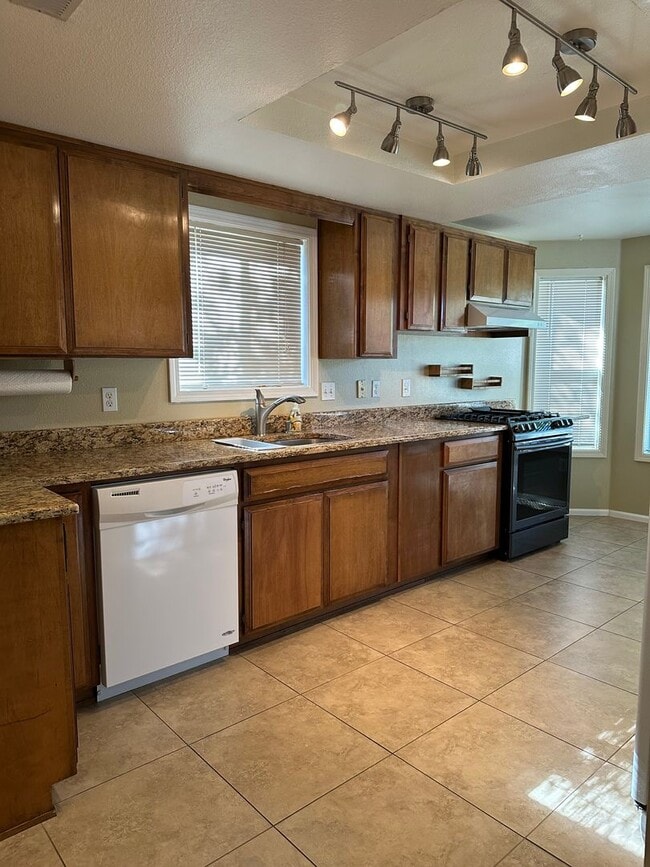 Building Photo - Rent this Charming 3 Bedroom, 2 Bath Home in Ashland & get 1/2 off the first full month's rent!!