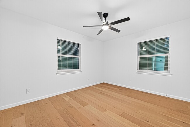 Building Photo - 2414 Walnut Bend Ln