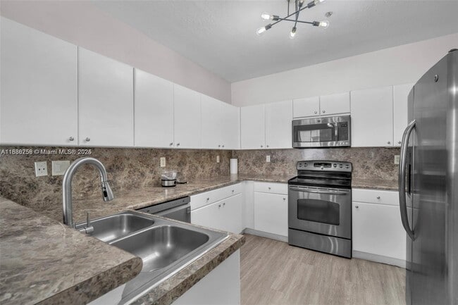 Building Photo - 4361 SW 160th Ave