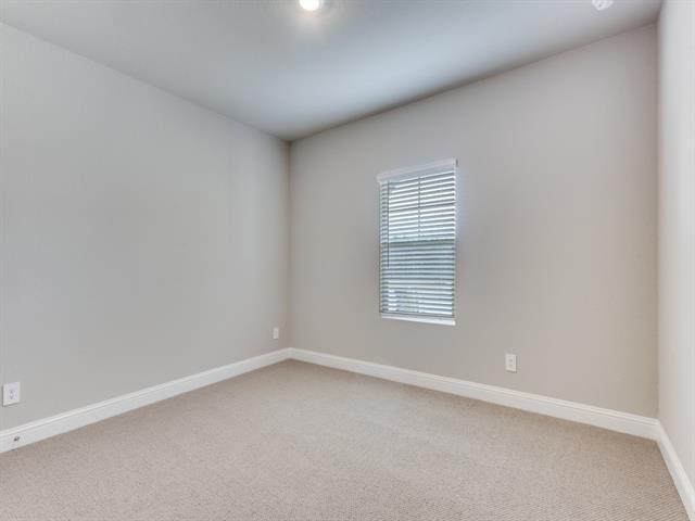 Building Photo - 600 Midnight Oak Dr