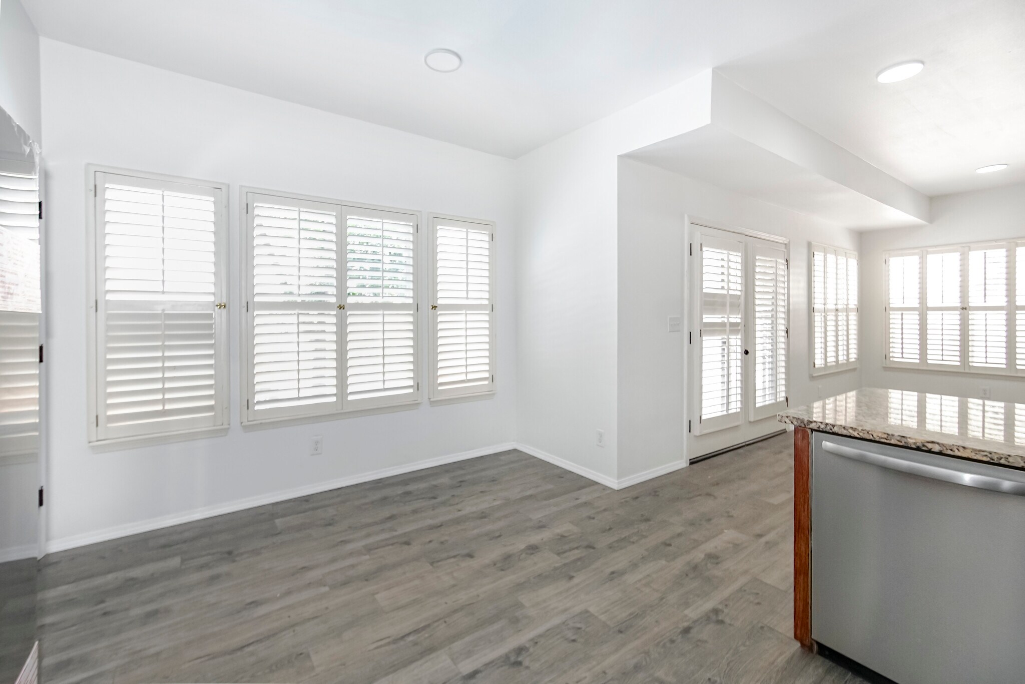 Building Photo - 6529 Jim de Groat Dr