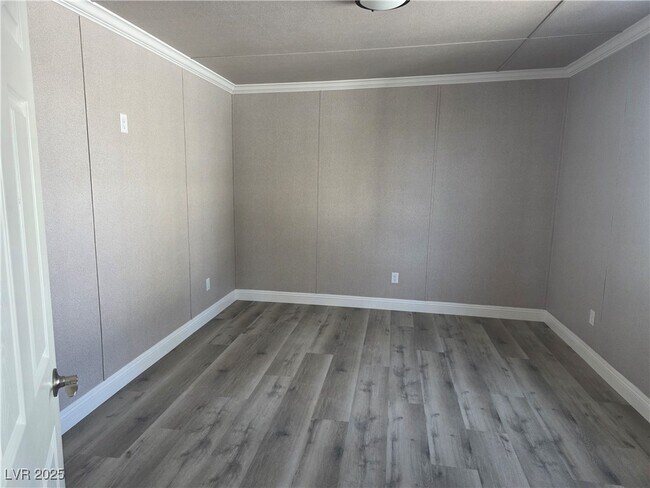 Building Photo - 1611 E Gamebird Rd