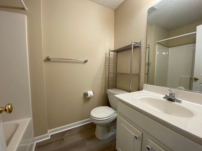 Building Photo - 533 Scholastic Ct