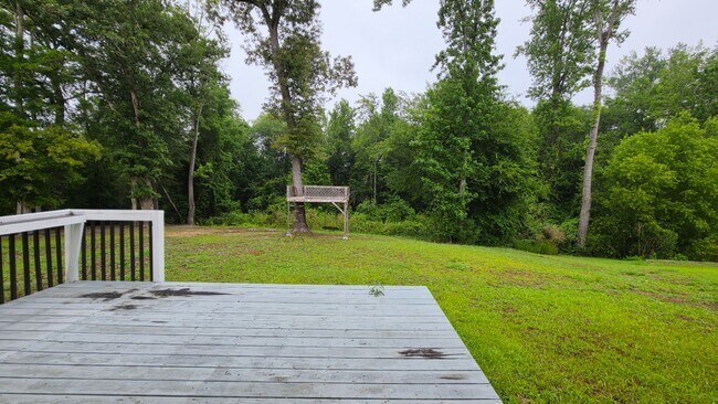 Building Photo - 5 bedroom 3 bath home in Pocalla Springs