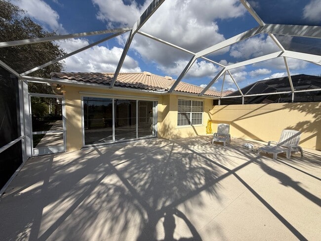Building Photo - Elegant 2 Bedroom 2 Bath Villa Villagewalk in Palmer Ranch