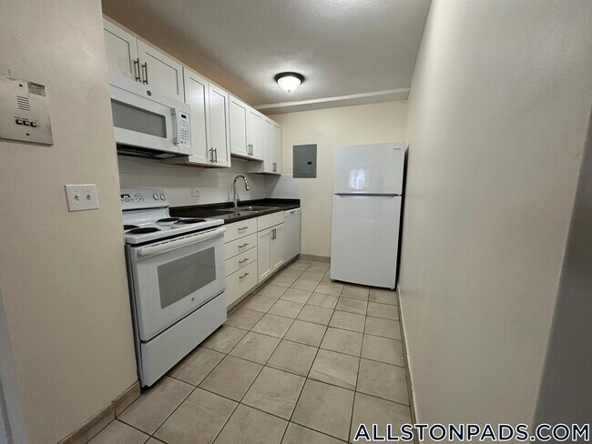 Building Photo - 88 Gardner St