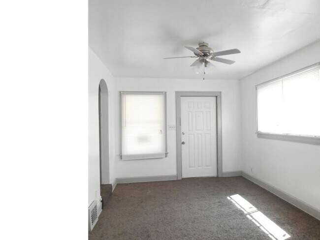 Building Photo - 500/502 Delmar