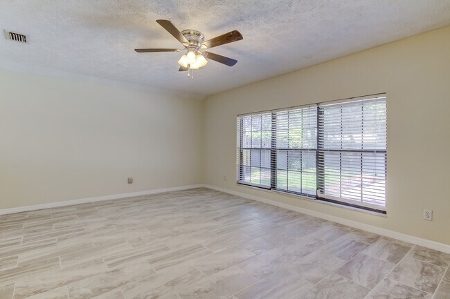 Building Photo - 10406 Reclinata Ln