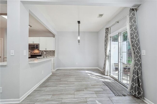 Building Photo - 545 Windstone Trail
