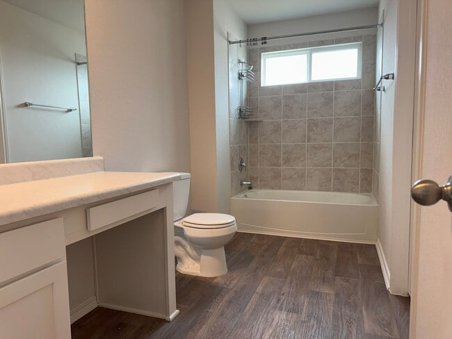 Building Photo - 9603 Lowline Brg