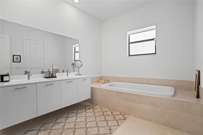 Building Photo - 4407 SW 175th Ave